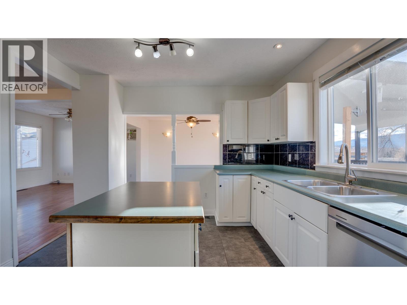 1604 25 Avenue, Vernon, British Columbia  V1T 1M7 - Photo 11 - 10377015