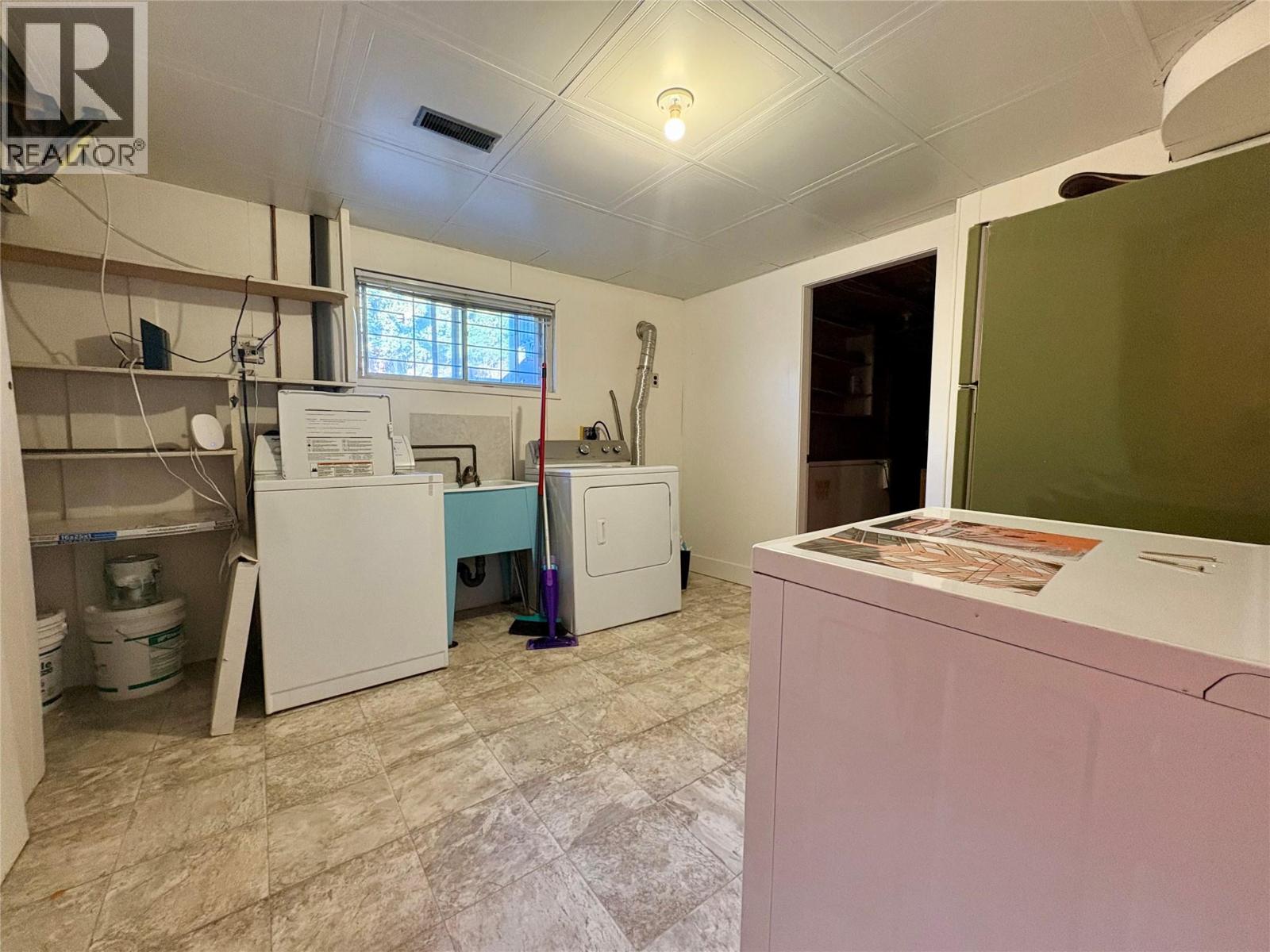 1738 Smithson Drive, Kelowna, British Columbia  V1Y 4E3 - Photo 24 - 10377203