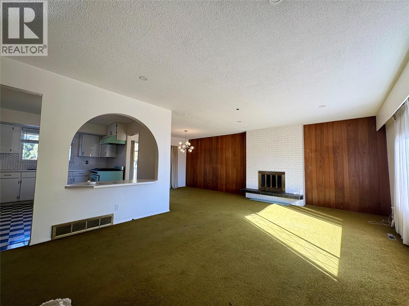 1738 Smithson Drive, Kelowna, British Columbia  V1Y 4E3 - Photo 4 - 10377203