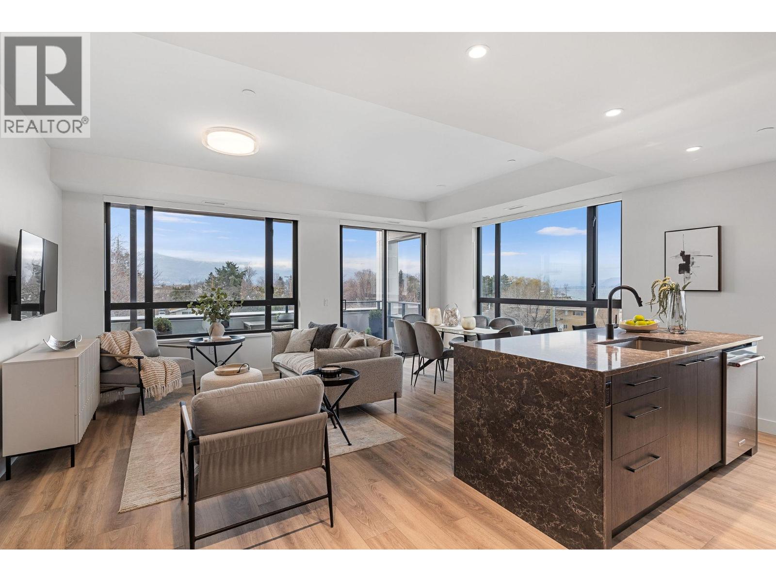 3051 Abbott Street Unit# 311, Kelowna, British Columbia  V1Y 0P1 - Photo 1 - 10375698