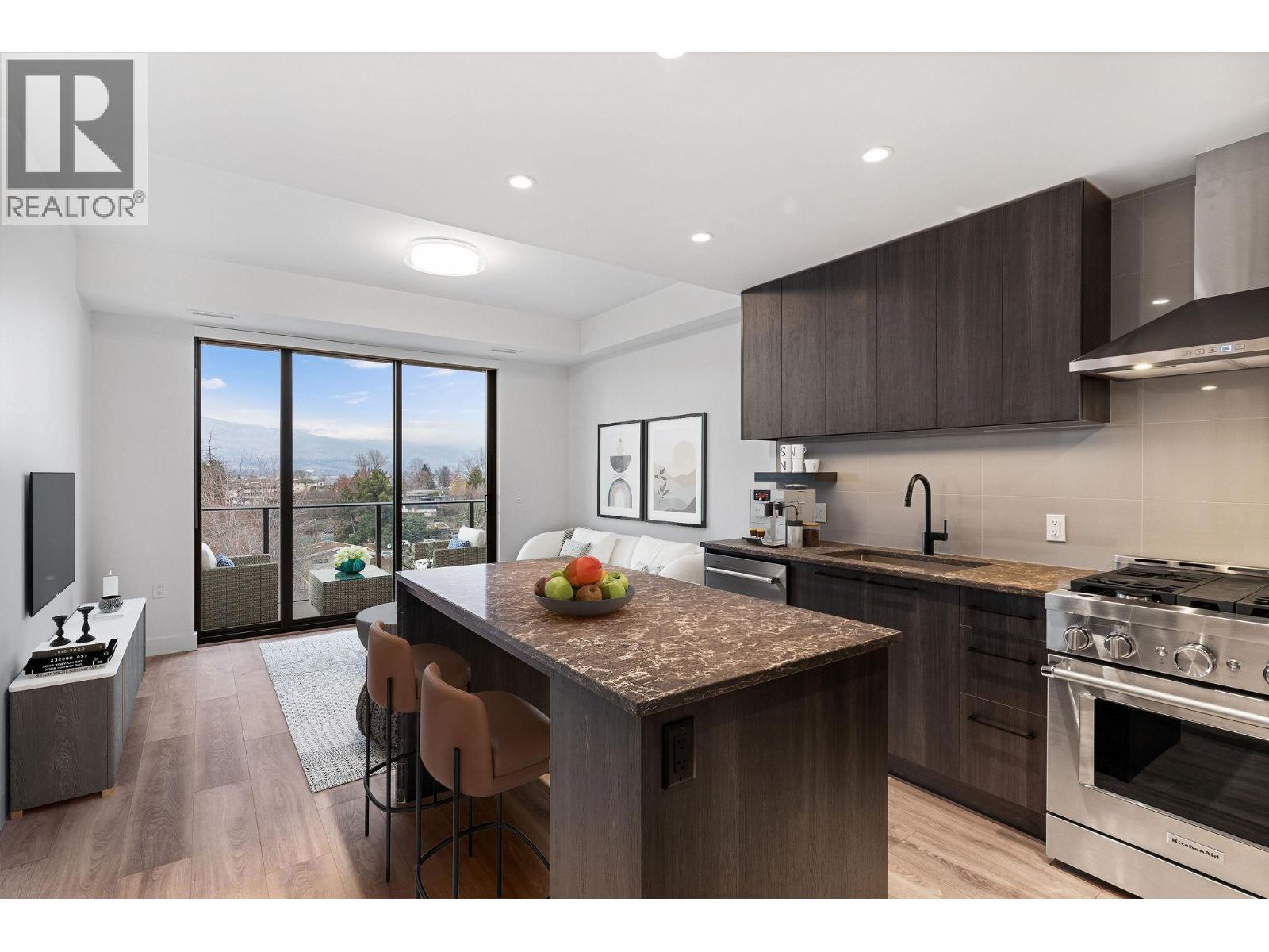 3051 Abbott Street Unit# 310, Kelowna, British Columbia  V1Y 0P1 - Photo 1 - 10375591