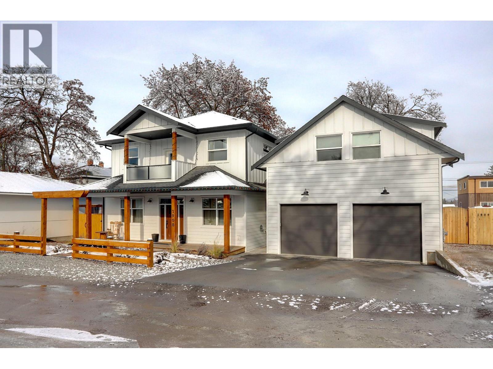 1908 39 Avenue, Vernon, British Columbia  V1T 3A8 - Photo 1 - 10375559