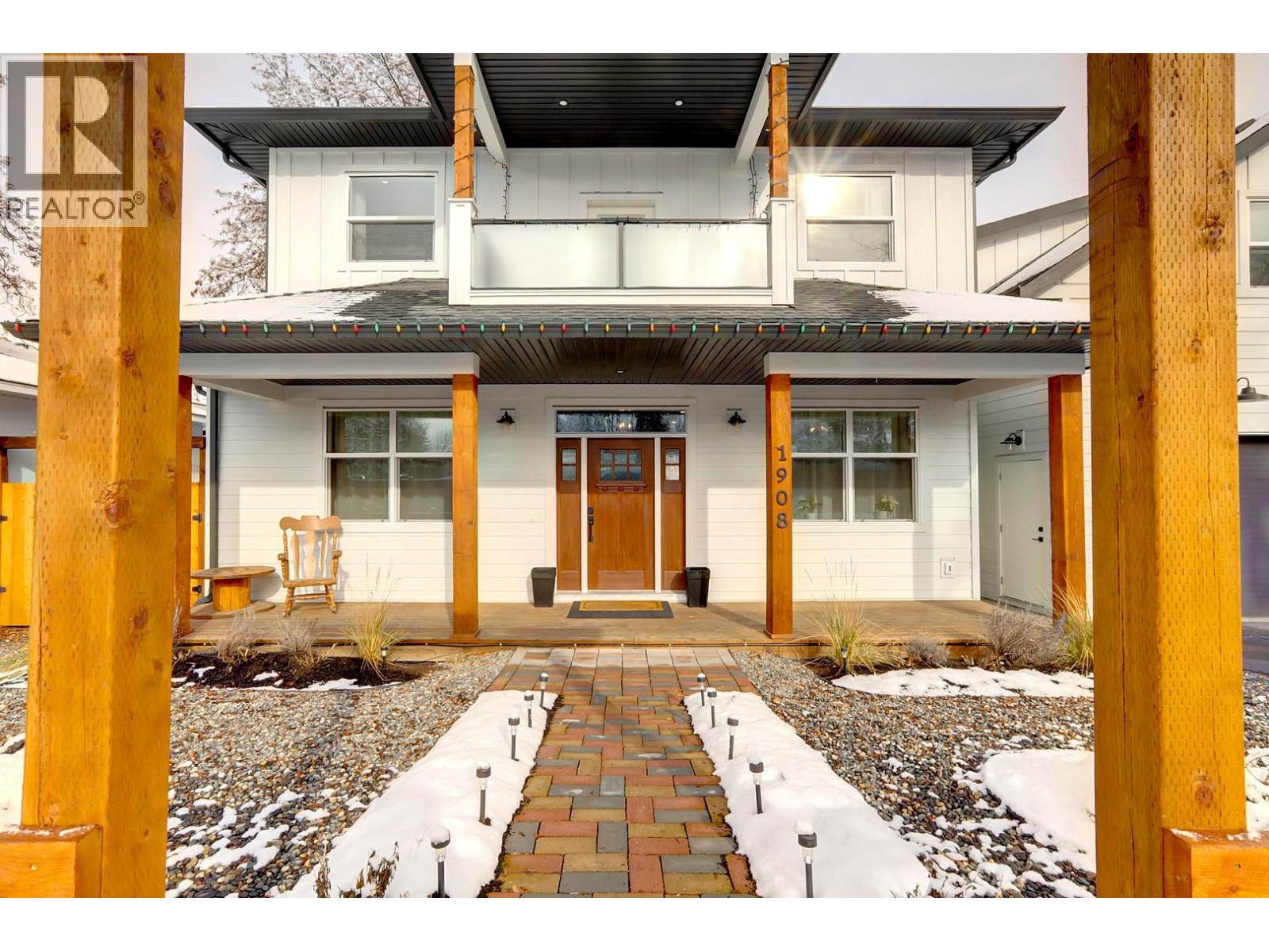 1908 39 Avenue, Vernon, British Columbia  V1T 3A8 - Photo 4 - 10375559