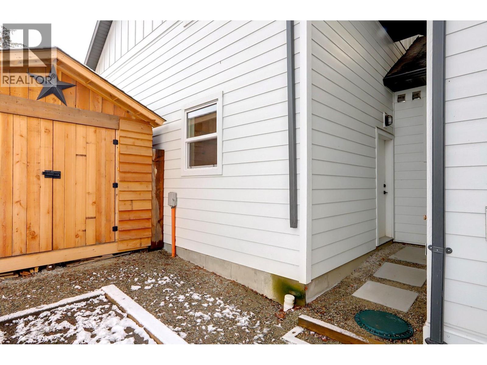 1908 39 Avenue, Vernon, British Columbia  V1T 3A8 - Photo 73 - 10375559