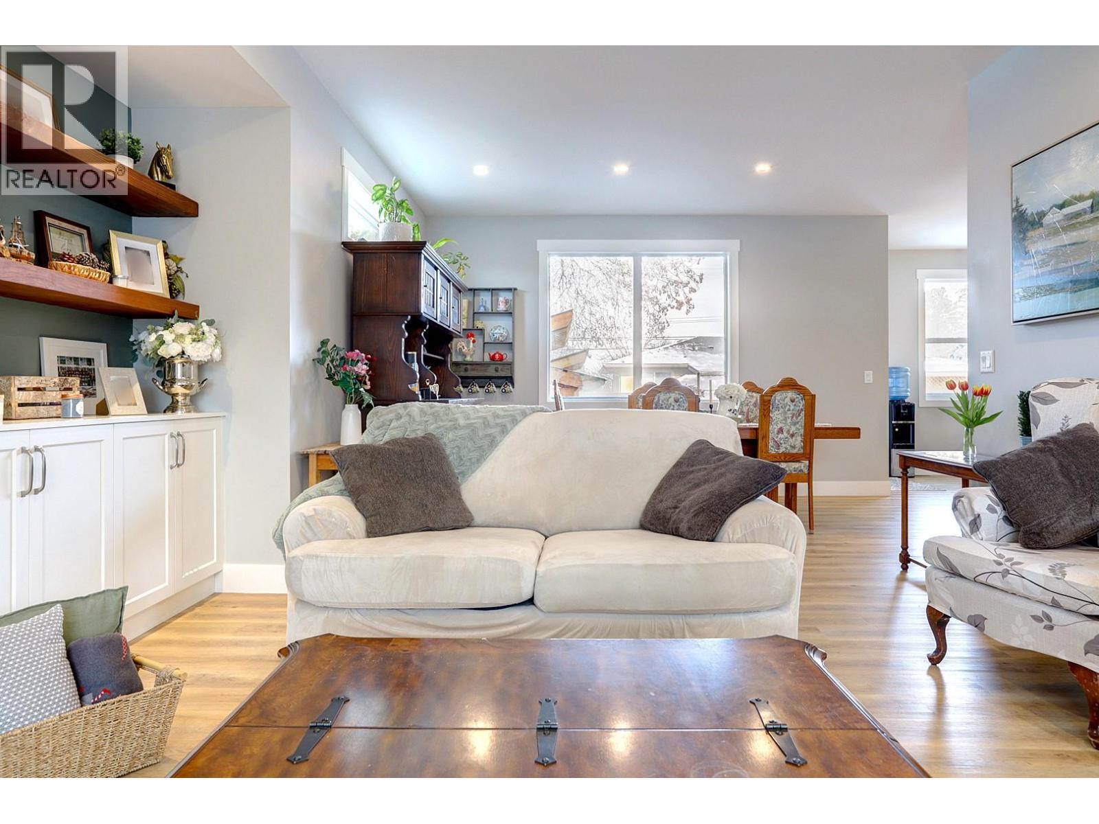 1908 39 Avenue, Vernon, British Columbia  V1T 3A8 - Photo 8 - 10375559