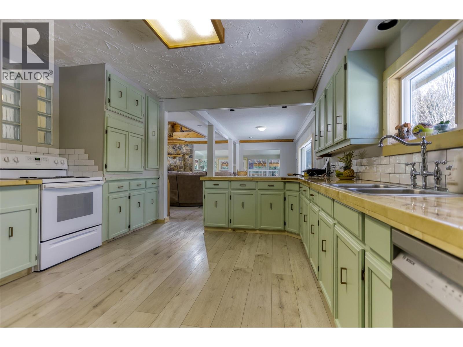 4161 Verigin Road, Nelson, British Columbia  V1L 6V9 - Photo 12 - 10375828