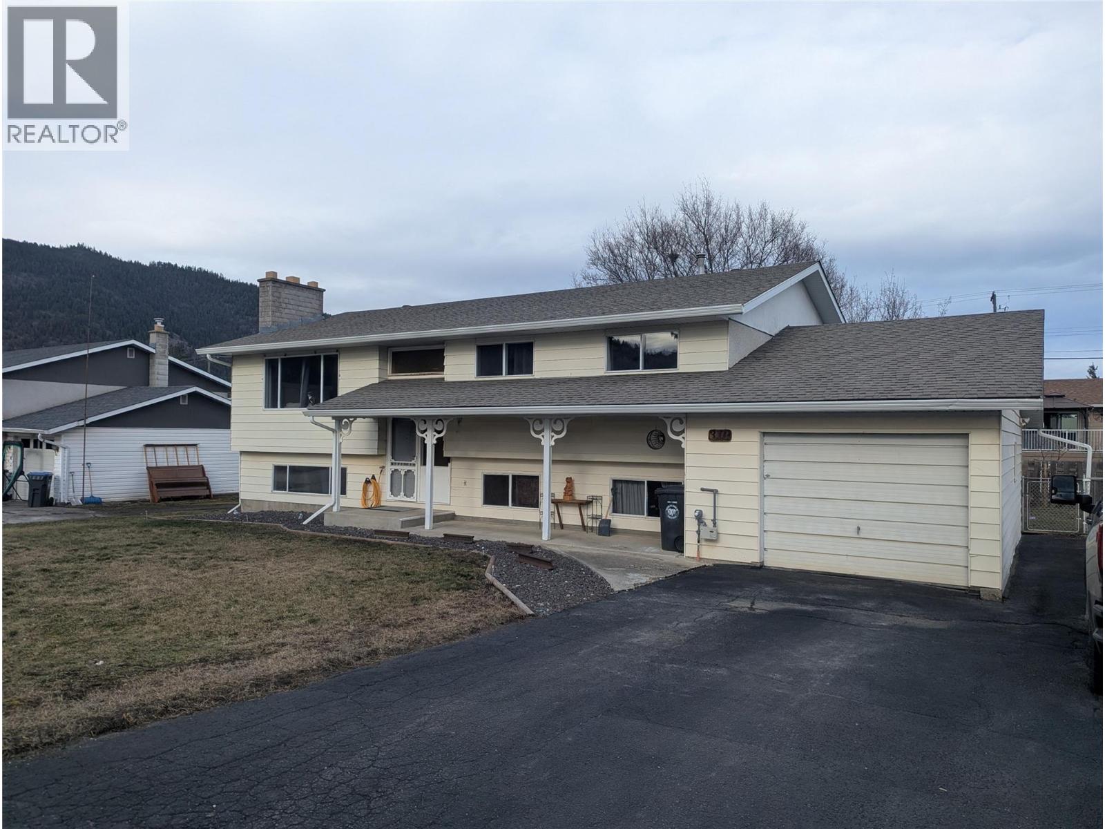 319 Larch Street, Chase, British Columbia  V0E 1M1 - Photo 1 - 10377370