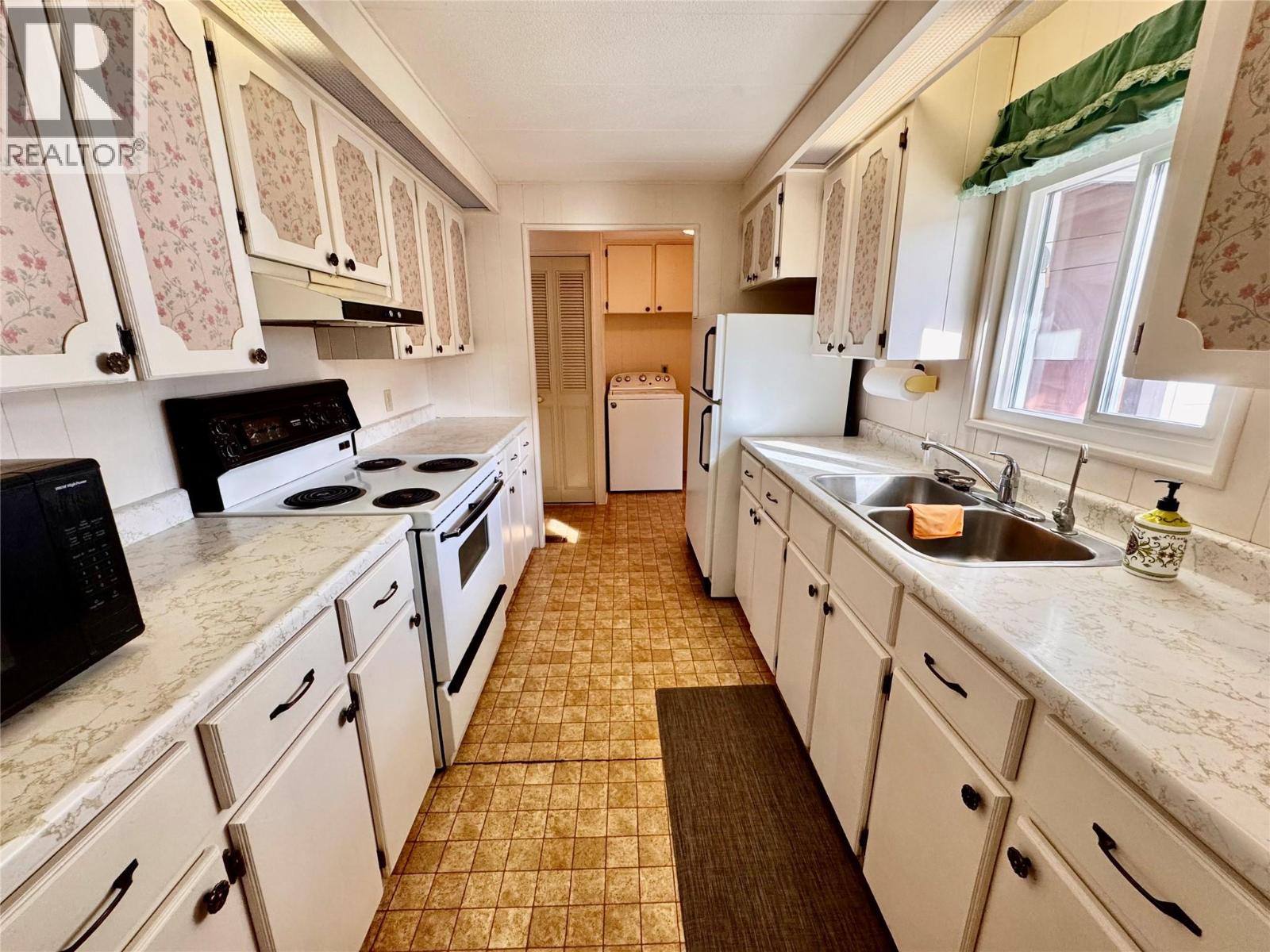 1564 68th Avenue, Grand Forks, British Columbia  V0H 1H0 - Photo 14 - 10377241