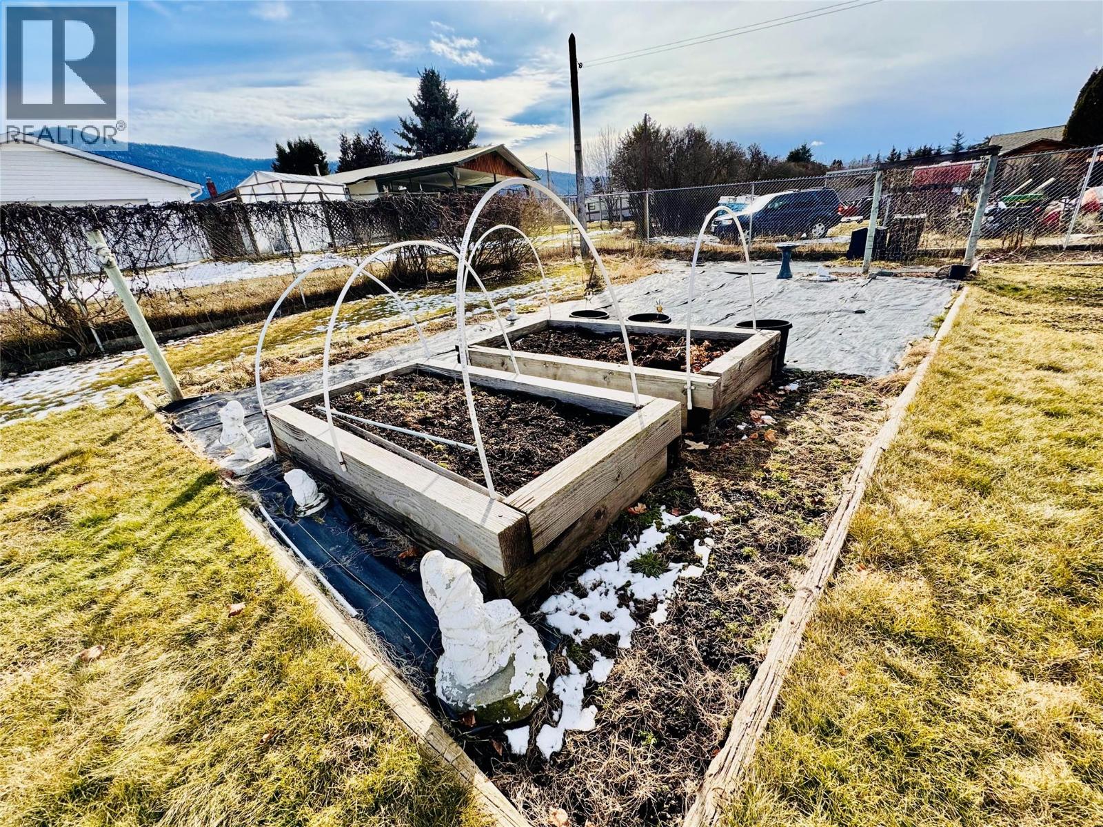 1564 68th Avenue, Grand Forks, British Columbia  V0H 1H0 - Photo 6 - 10377241