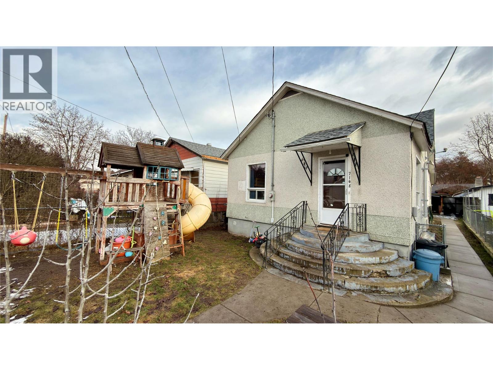 7148 18th Street, Grand Forks, British Columbia  V0H 1H2 - Photo 1 - 10377025