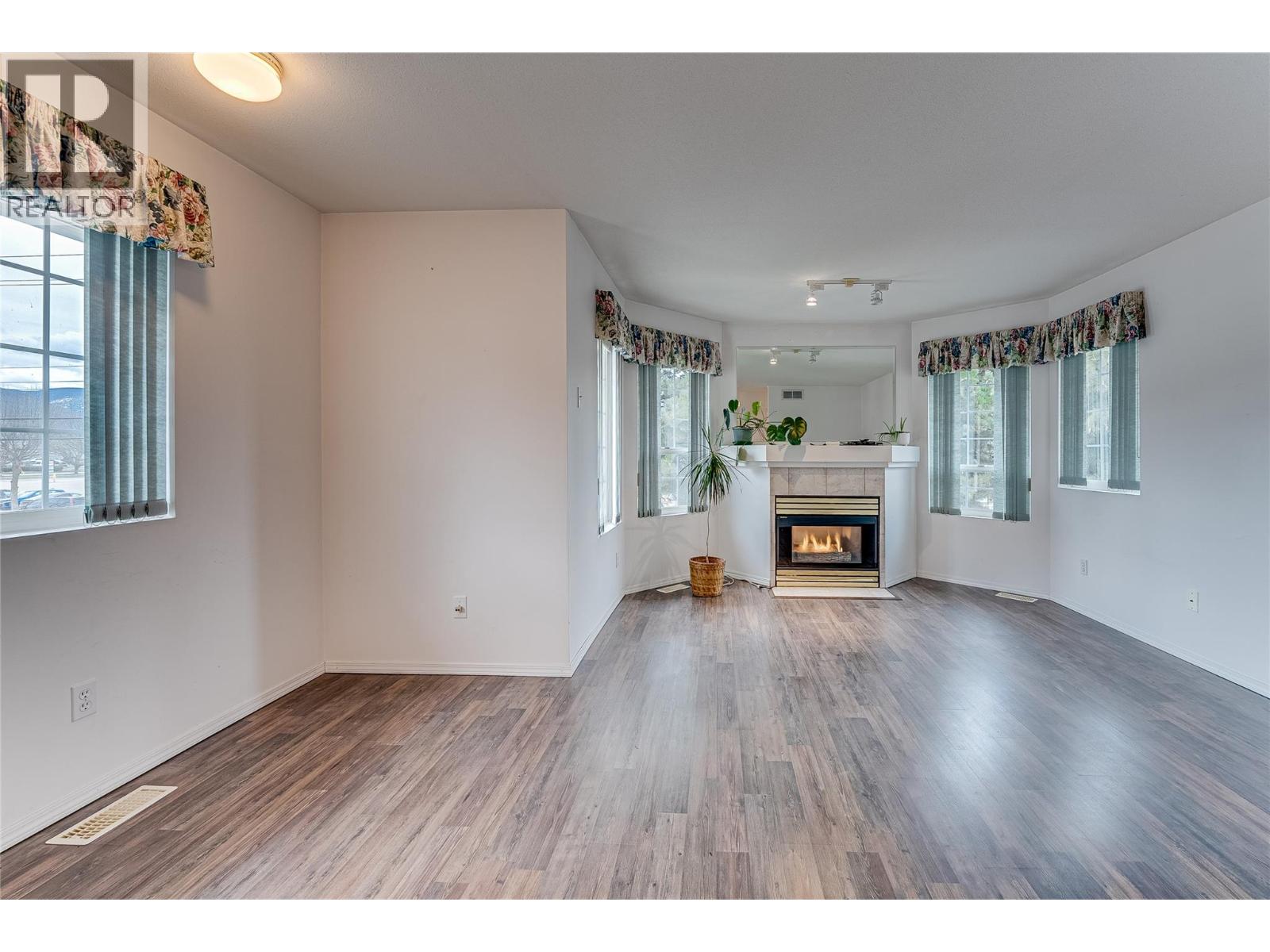 870 10 Street Sw Unit# 101, Salmon Arm, British Columbia  V1E 1L9 - Photo 18 - 10377235