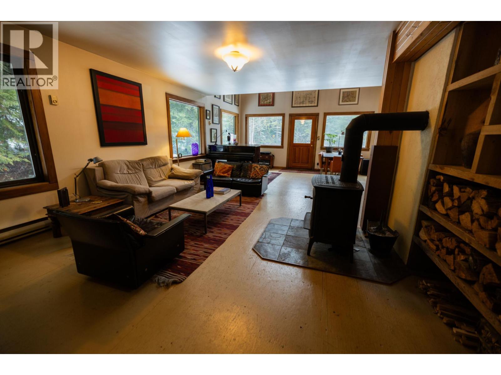6225 Porto Rico Ymir Road, Ymir, British Columbia  V0G 2K0 - Photo 15 - 10377305