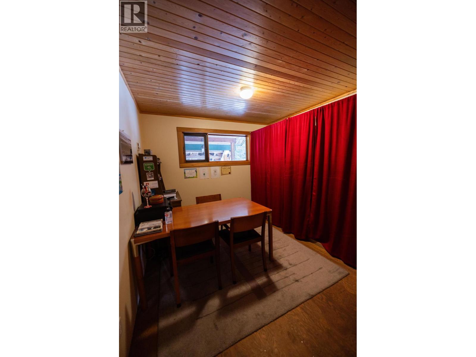 6225 Porto Rico Ymir Road, Ymir, British Columbia  V0G 2K0 - Photo 19 - 10377305