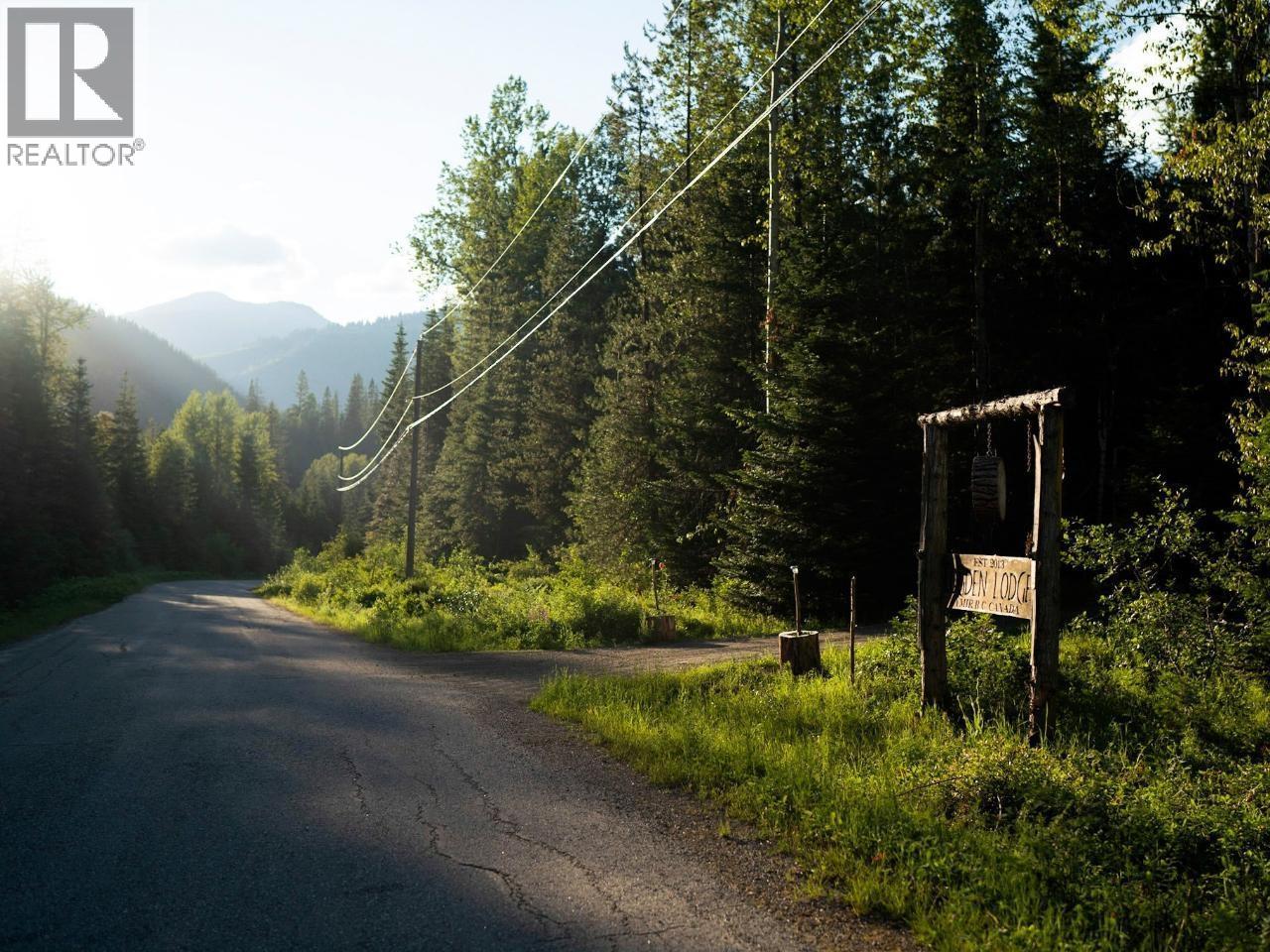 6225 Porto Rico Ymir Road, Ymir, British Columbia  V0G 2K0 - Photo 2 - 10377305