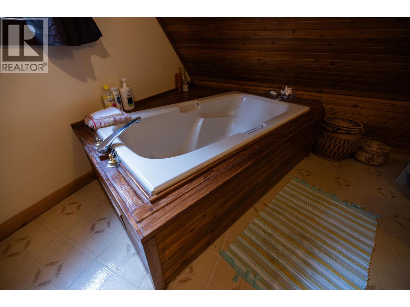 6225 Porto Rico Ymir Road, Ymir, British Columbia  V0G 2K0 - Photo 25 - 10377305