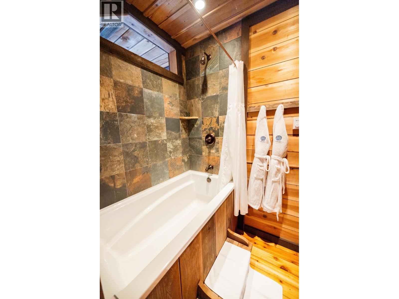 6225 Porto Rico Ymir Road, Ymir, British Columbia  V0G 2K0 - Photo 54 - 10377305