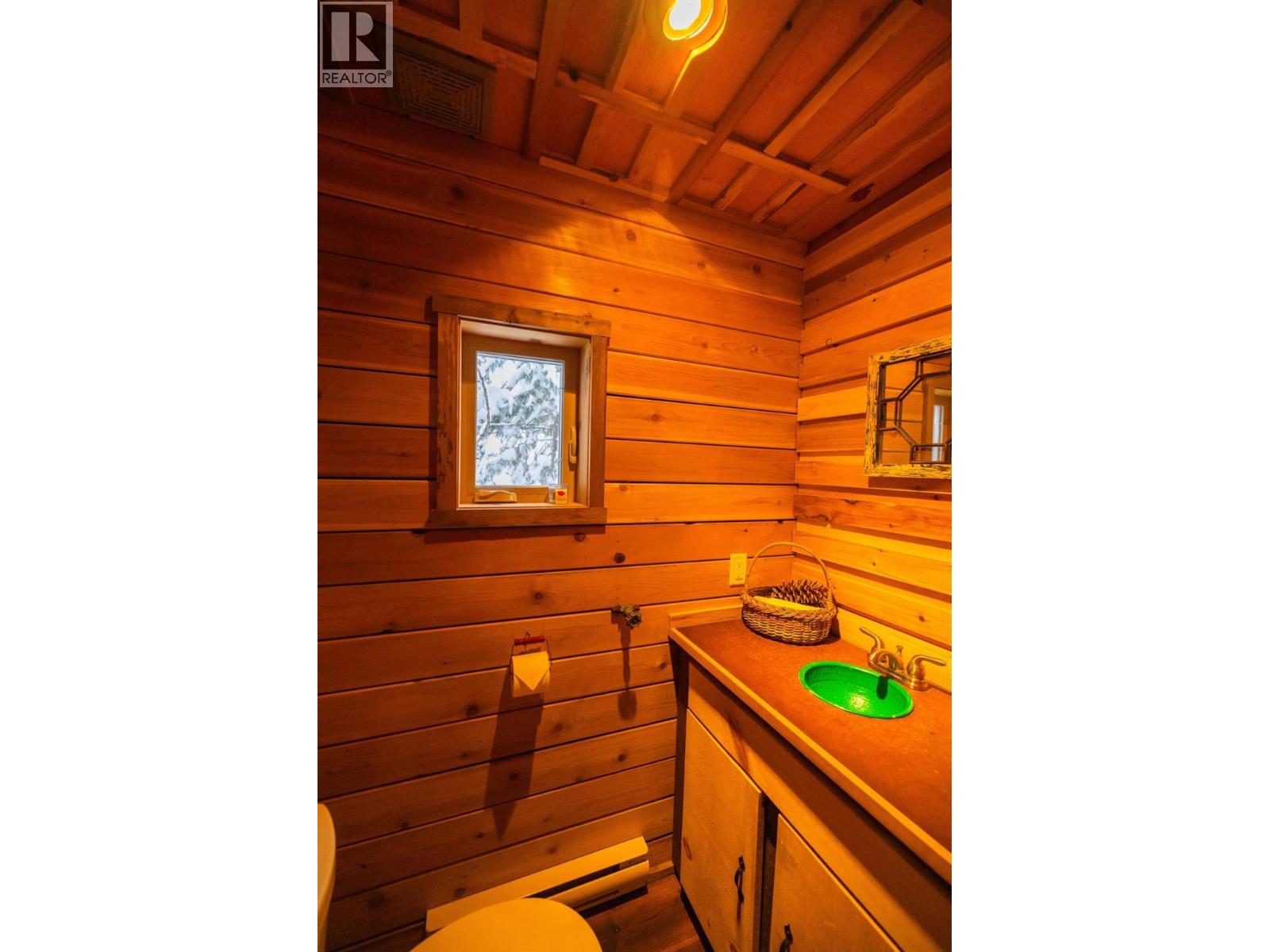 6225 Porto Rico Ymir Road, Ymir, British Columbia  V0G 2K0 - Photo 55 - 10377305