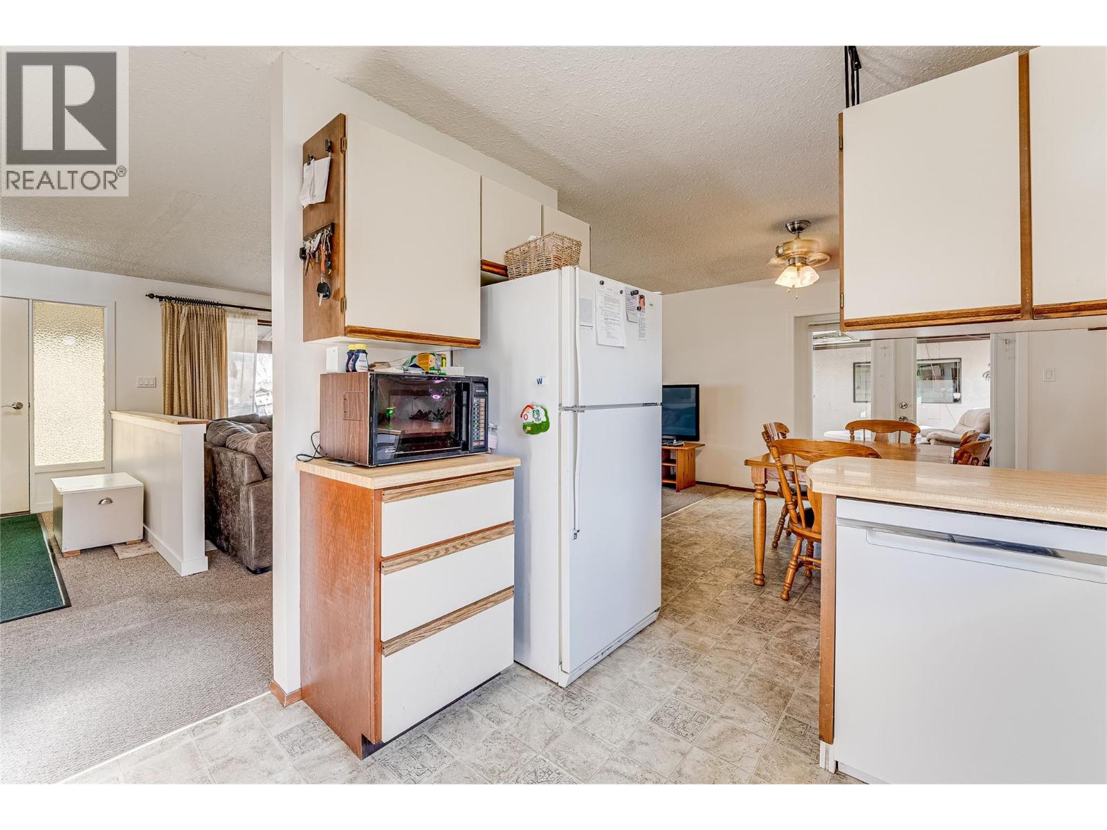 6312 Learmouth Road, Coldstream, British Columbia  V1B 3G3 - Photo 11 - 10377233