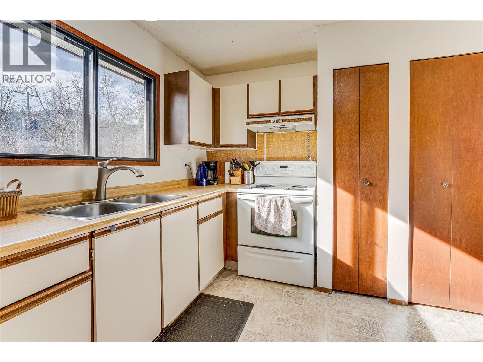 6312 Learmouth Road, Coldstream, British Columbia  V1B 3G3 - Photo 12 - 10377233