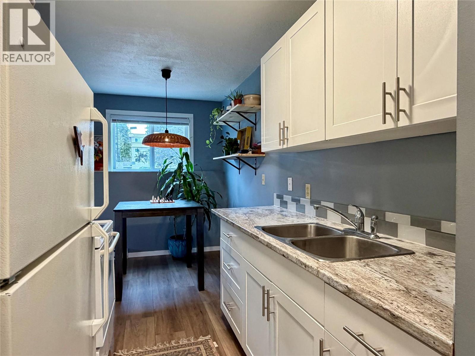 150 Skaha Place Unit# 111, Penticton, British Columbia  V2A 7K1 - Photo 4 - 10377172