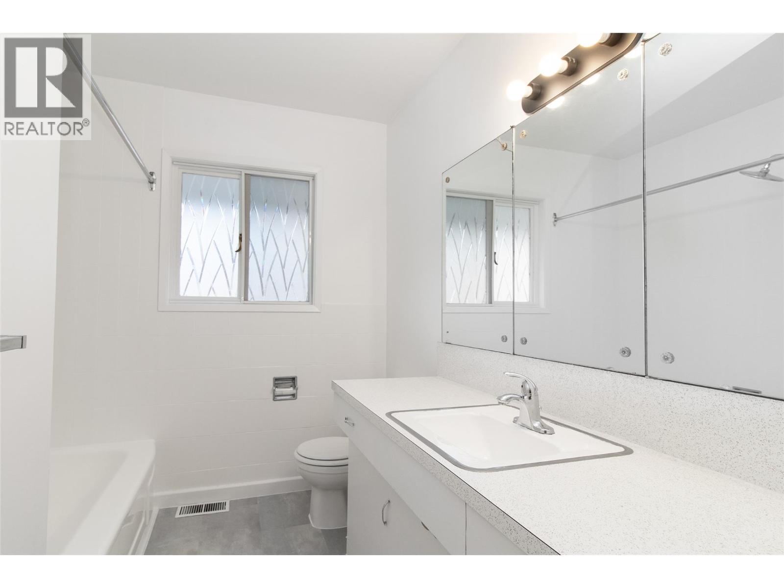 4829 Lakeshore Road, Kelowna, British Columbia  V1W 4H6 - Photo 26 - 10377092