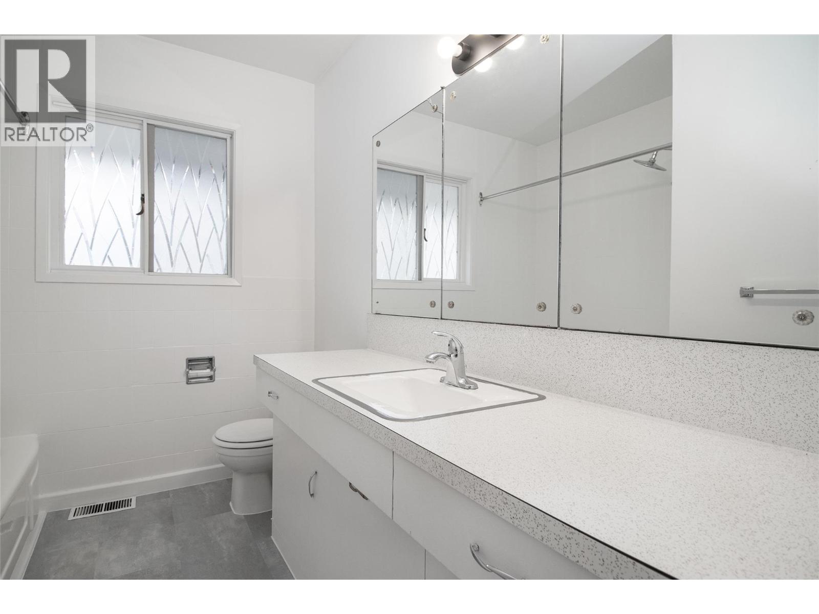 4829 Lakeshore Road, Kelowna, British Columbia  V1W 4H6 - Photo 27 - 10377092