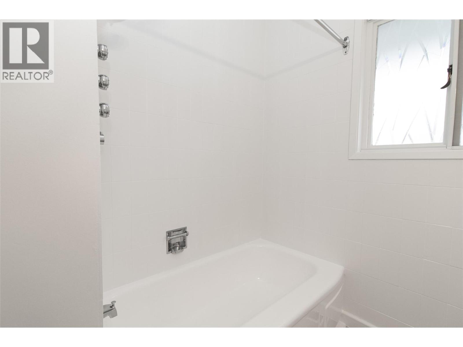 4829 Lakeshore Road, Kelowna, British Columbia  V1W 4H6 - Photo 28 - 10377092