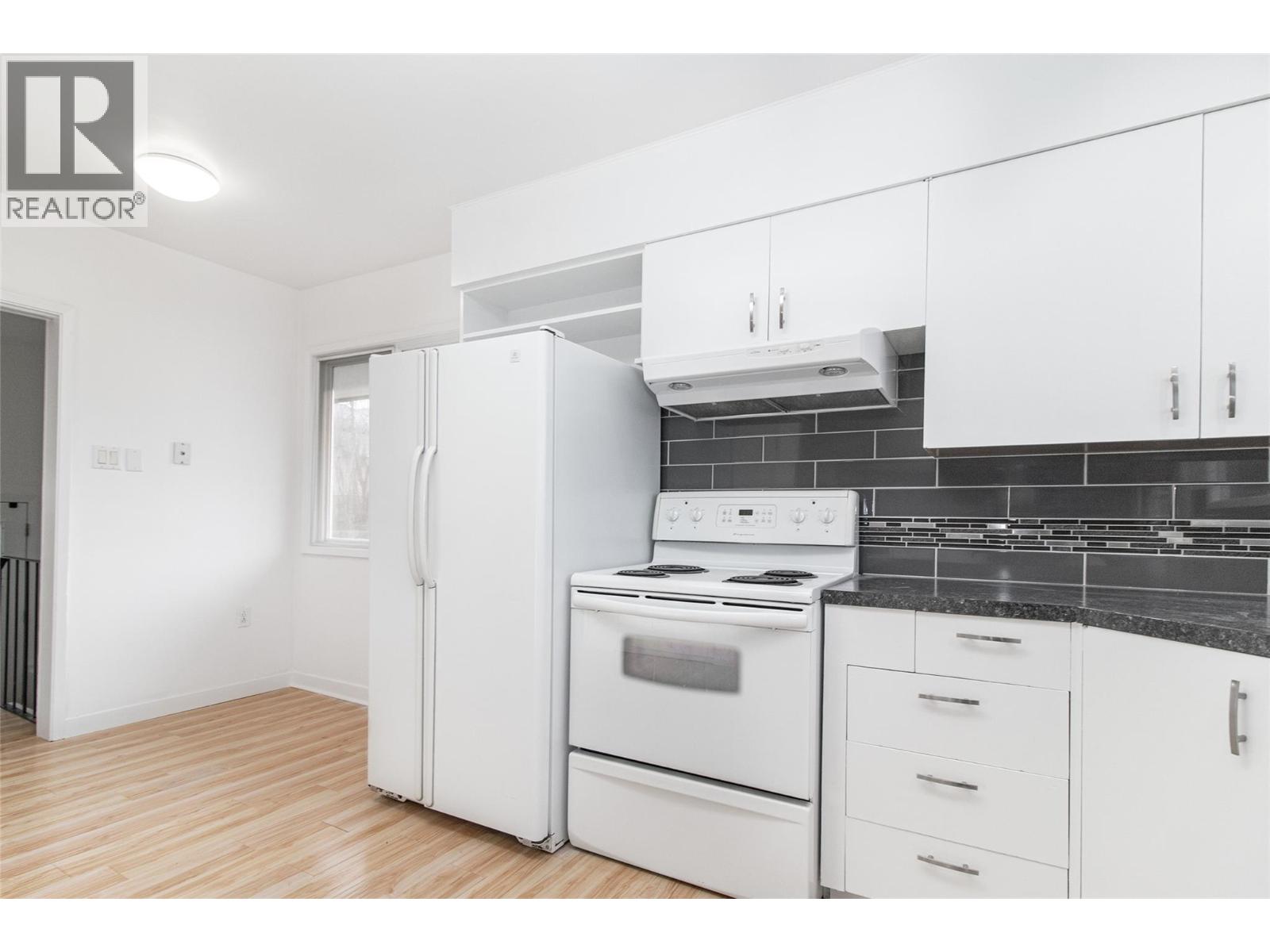 4829 Lakeshore Road, Kelowna, British Columbia  V1W 4H6 - Photo 5 - 10377092