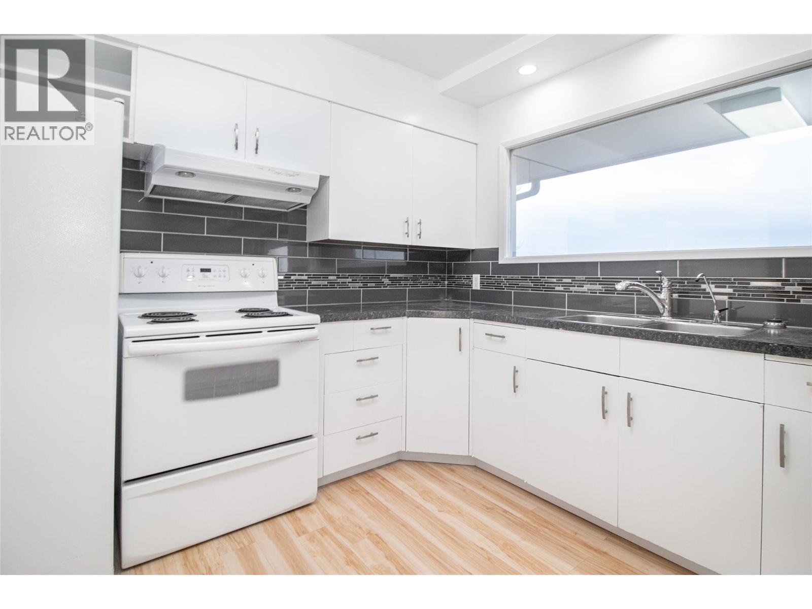 4829 Lakeshore Road, Kelowna, British Columbia  V1W 4H6 - Photo 7 - 10377092