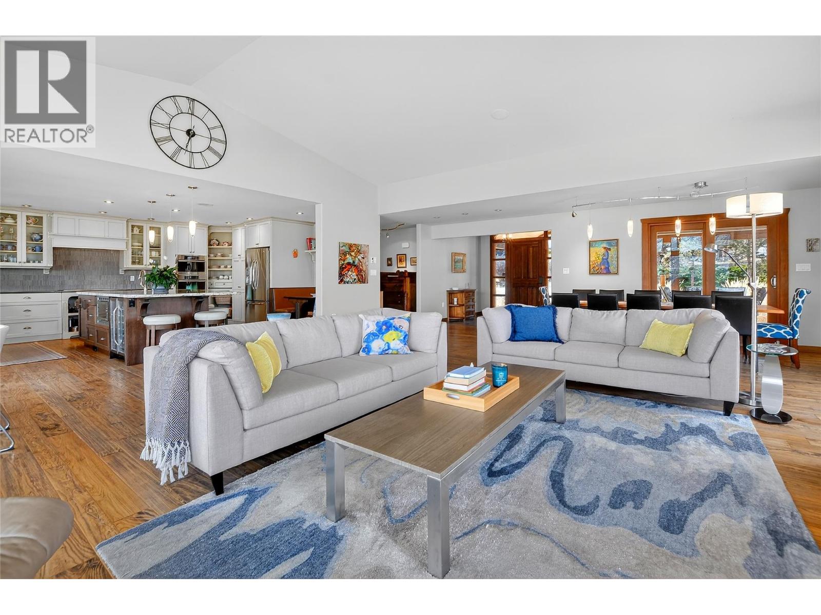 660 Pineview Drive, Kaleden, British Columbia  V0H 1K0 - Photo 10 - 10376682