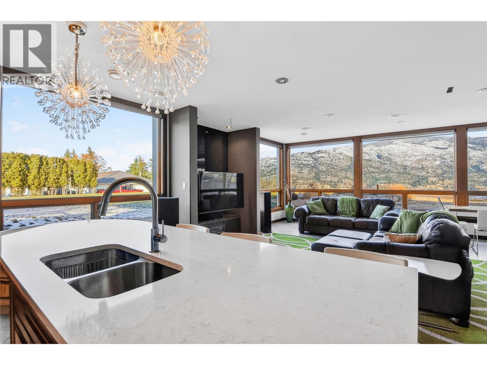 660 Pineview Drive, Kaleden, British Columbia  V0H 1K0 - Photo 35 - 10376682