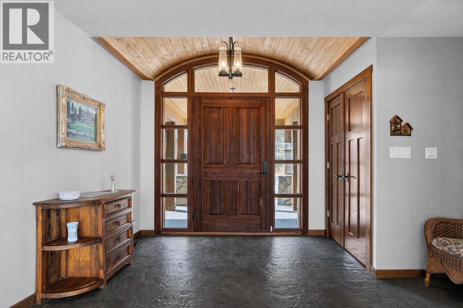 660 Pineview Drive, Kaleden, British Columbia  V0H 1K0 - Photo 4 - 10376682