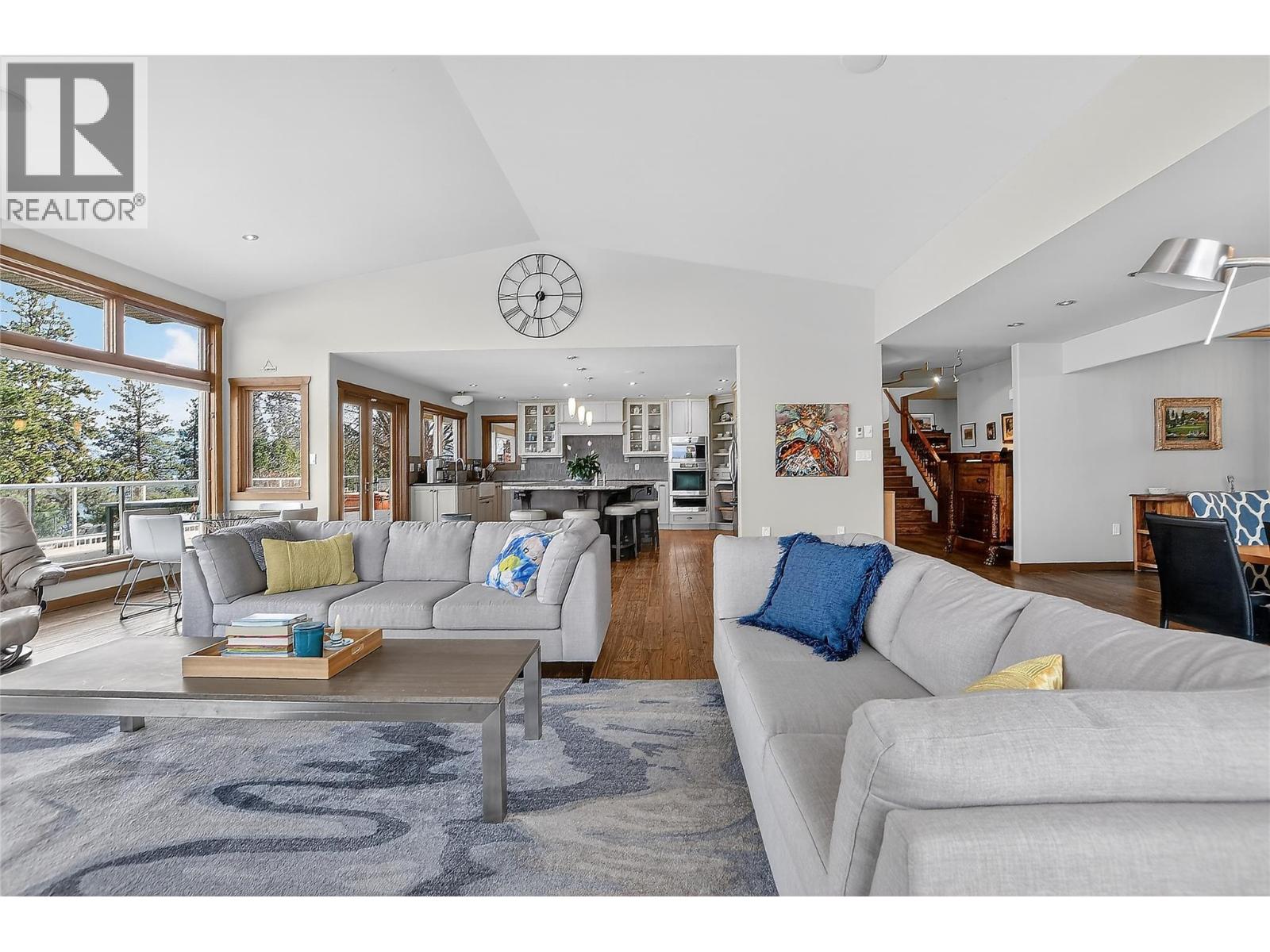 660 Pineview Drive, Kaleden, British Columbia  V0H 1K0 - Photo 9 - 10376682