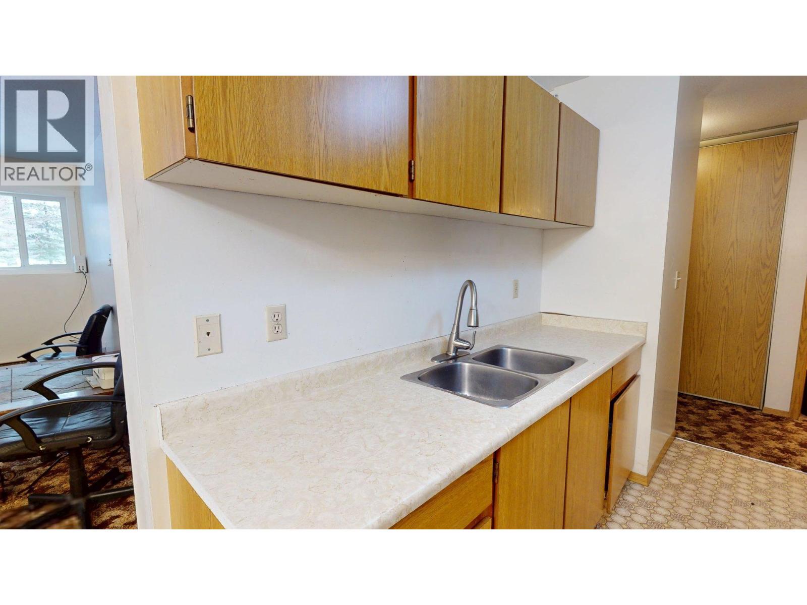 10 Cariboo Drive Unit# 105, Elkford, British Columbia  V0B 1H0 - Photo 4 - 10377384