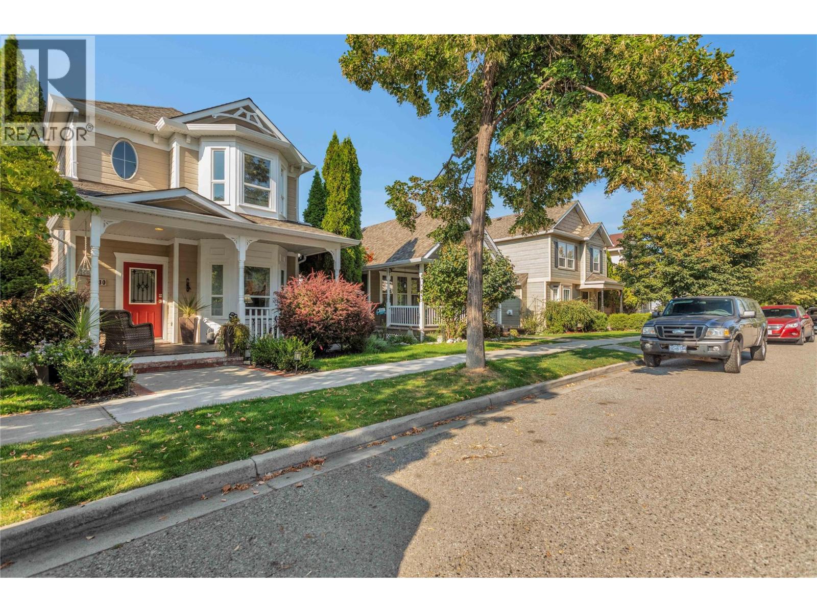 430 Mccarren Avenue, Kelowna, British Columbia  V1W 4T8 - Photo 4 - 10377113