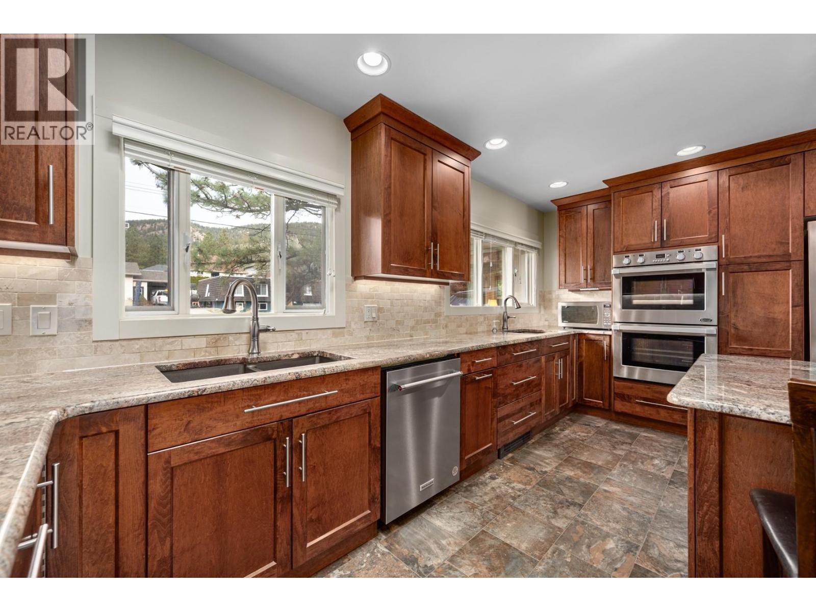 2398 Reid Avenue, Merritt, British Columbia  V1K 1H6 - Photo 12 - 10376909