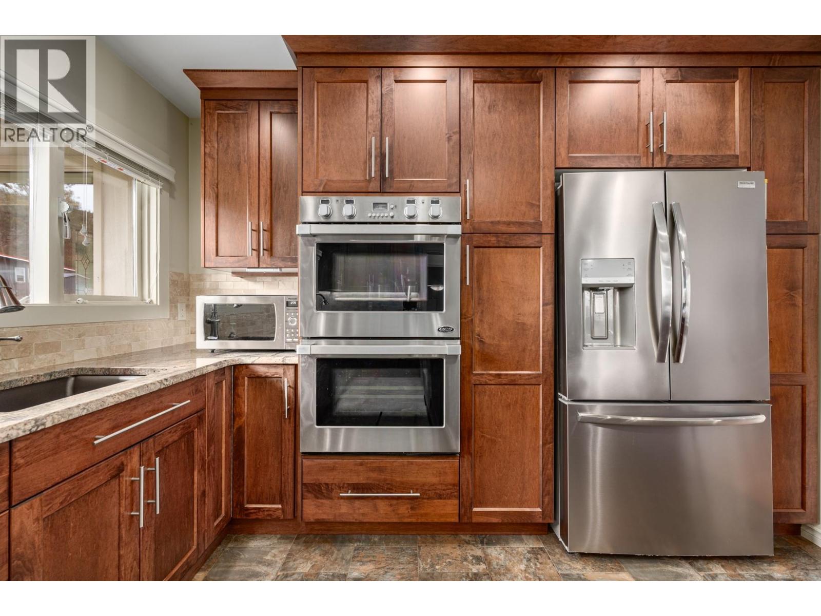 2398 Reid Avenue, Merritt, British Columbia  V1K 1H6 - Photo 13 - 10376909