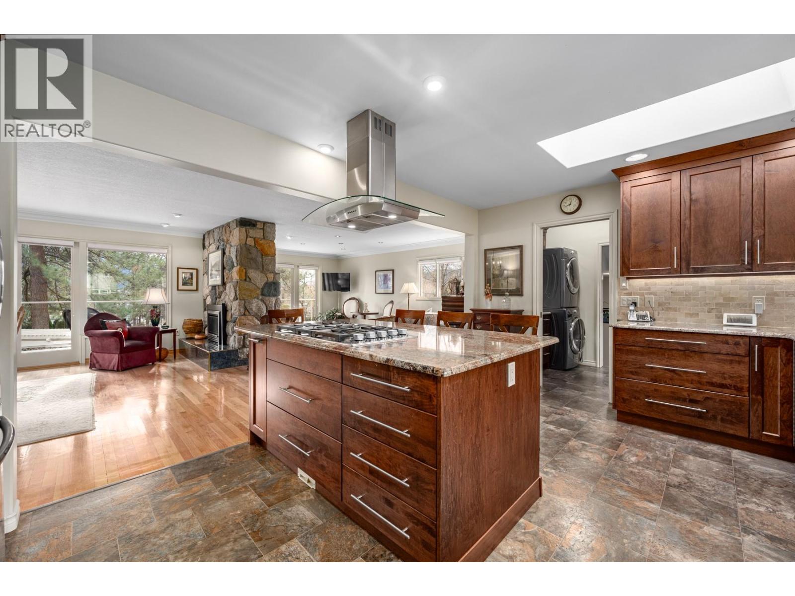 2398 Reid Avenue, Merritt, British Columbia  V1K 1H6 - Photo 14 - 10376909