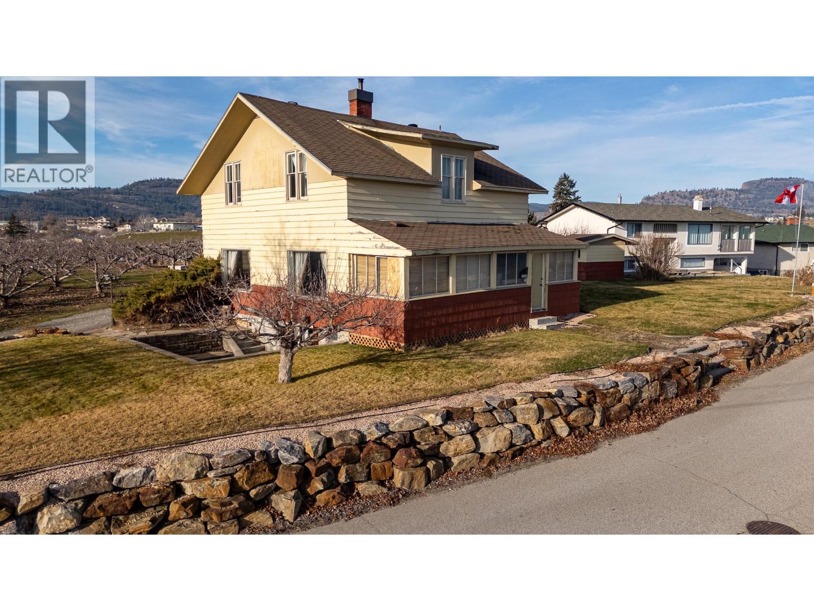 13606 Cooke Avenue, Summerland, British Columbia  V0H 1Z1 - Photo 1 - 10373113