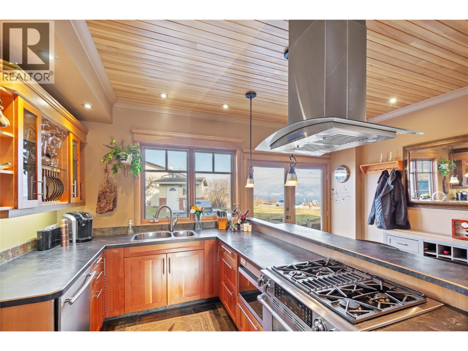 13606 Cooke Avenue, Summerland, British Columbia  V0H 1Z1 - Photo 11 - 10373113