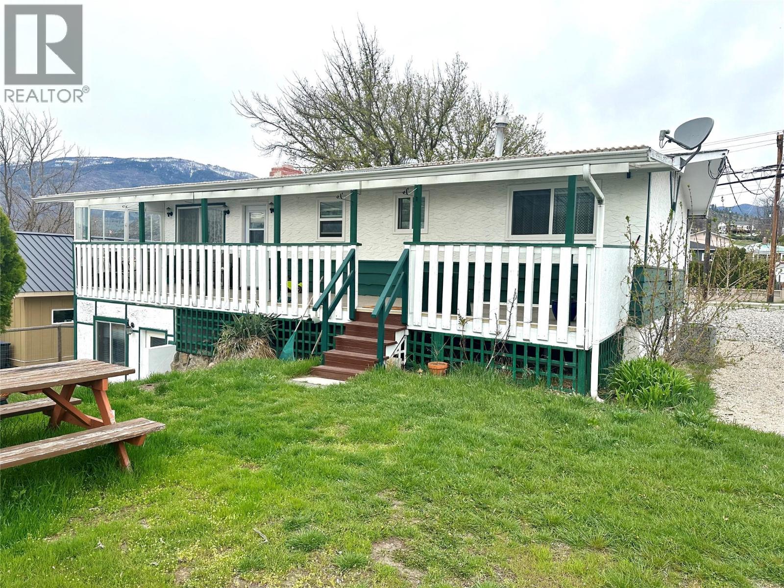 6491 Park Drive Drive, Oliver, British Columbia  V0H 1T4 - Photo 3 - 10377390