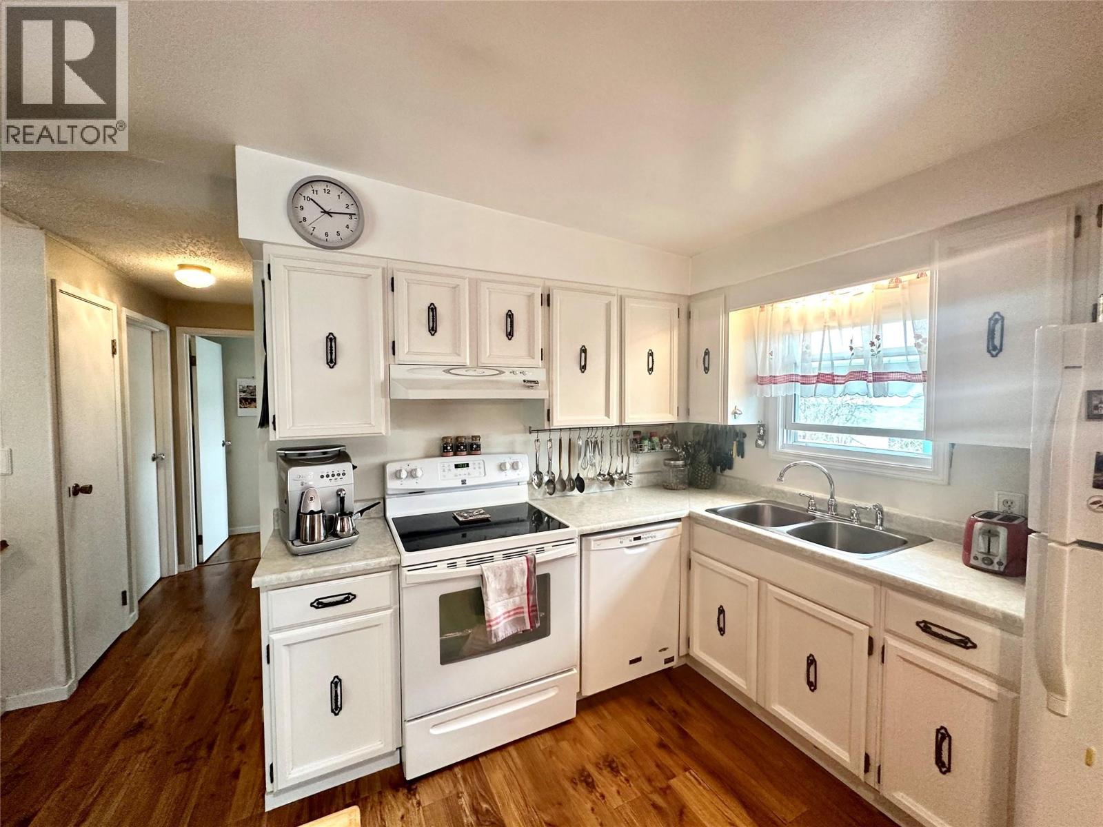 6491 Park Drive Drive, Oliver, British Columbia  V0H 1T4 - Photo 9 - 10377390