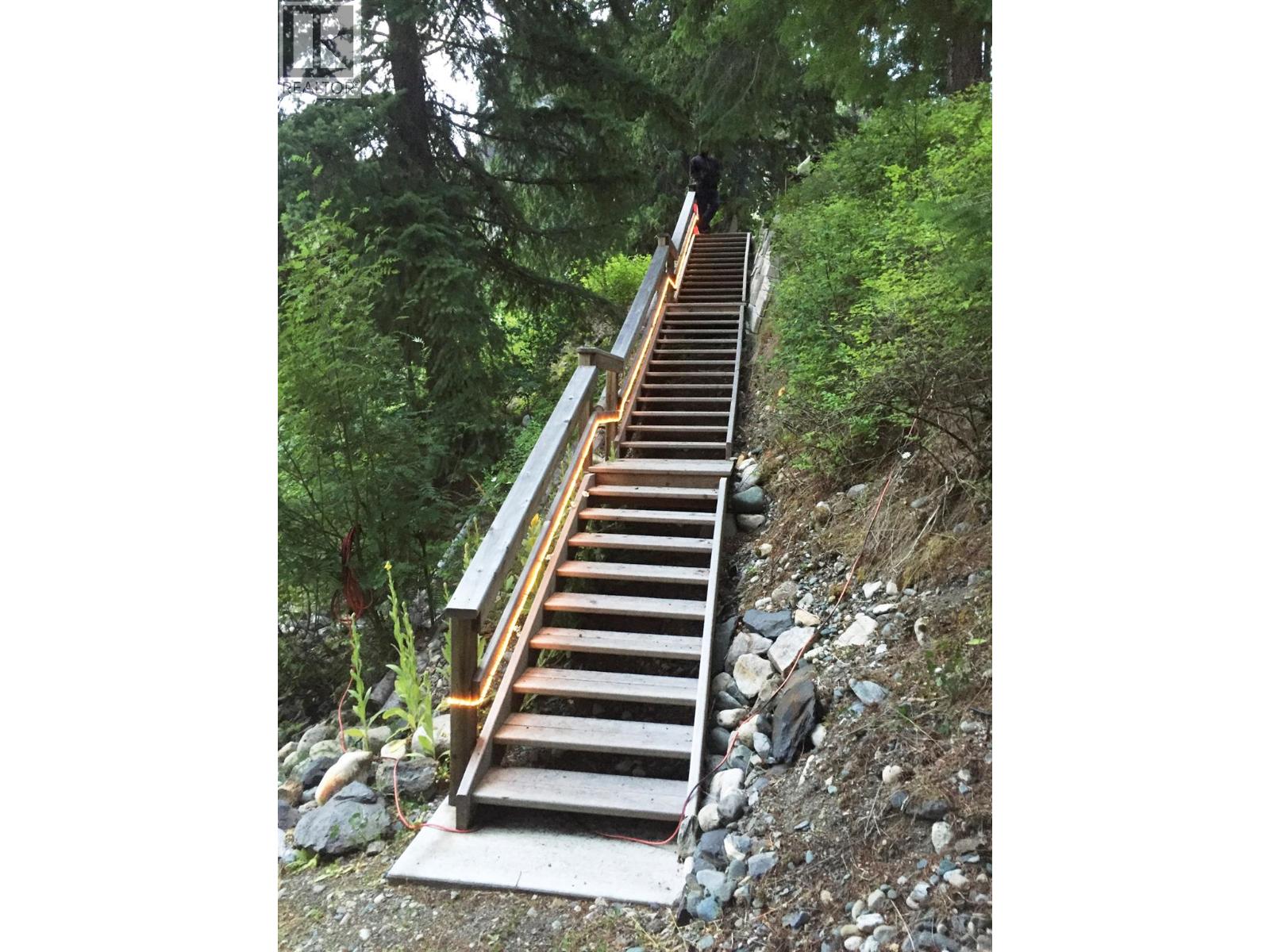 523 Rosebery Loop Road, Rosebery, British Columbia  V0G 1S1 - Photo 4 - 10377369