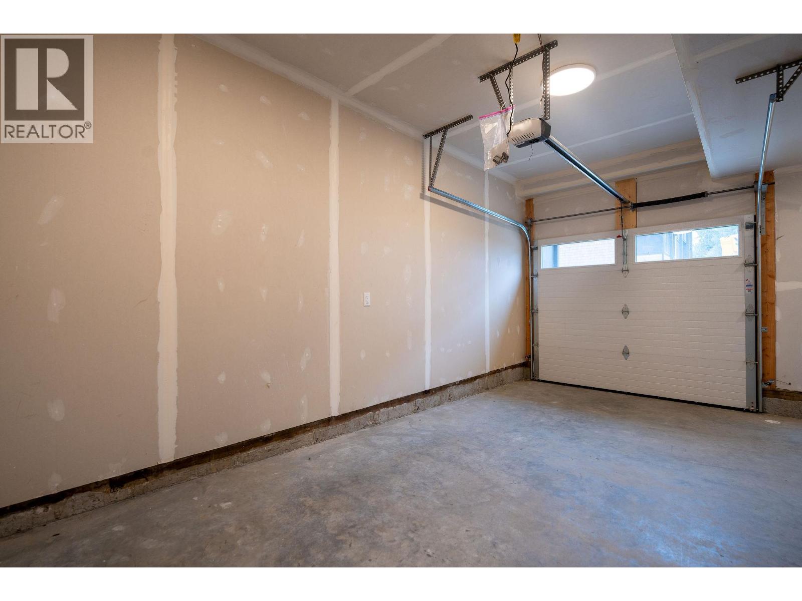 402 King Street, Revelstoke, British Columbia  V0E 2S0 - Photo 25 - 10377097