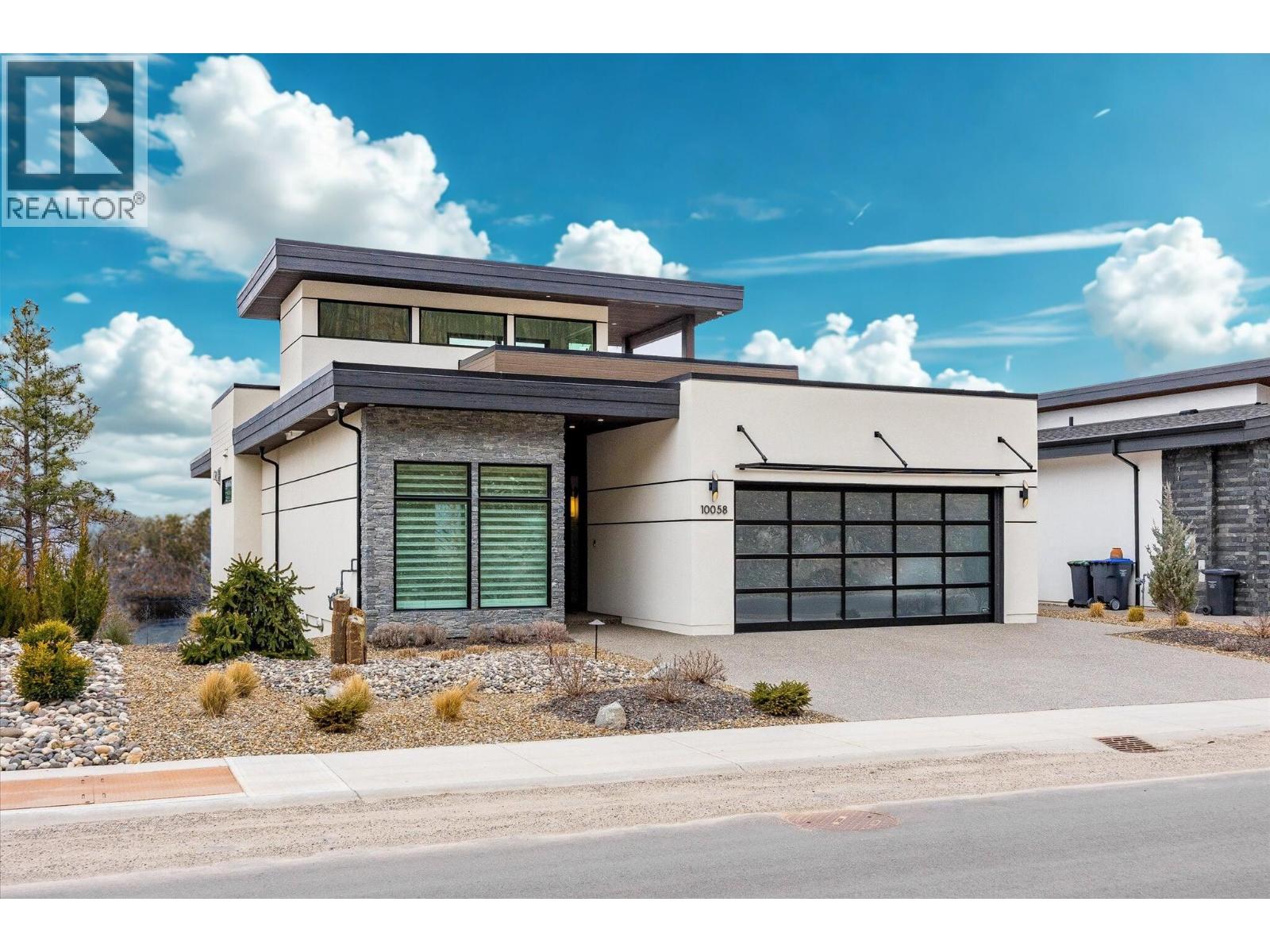 10058 Beacon Hill Drive, Lake Country, British Columbia  V4V 0A9 - Photo 1 - 10377279