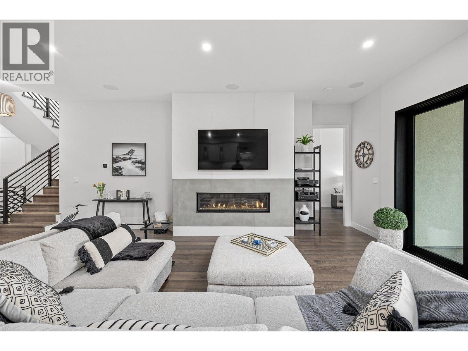 10058 Beacon Hill Drive, Lake Country, British Columbia  V4V 0A9 - Photo 10 - 10377279