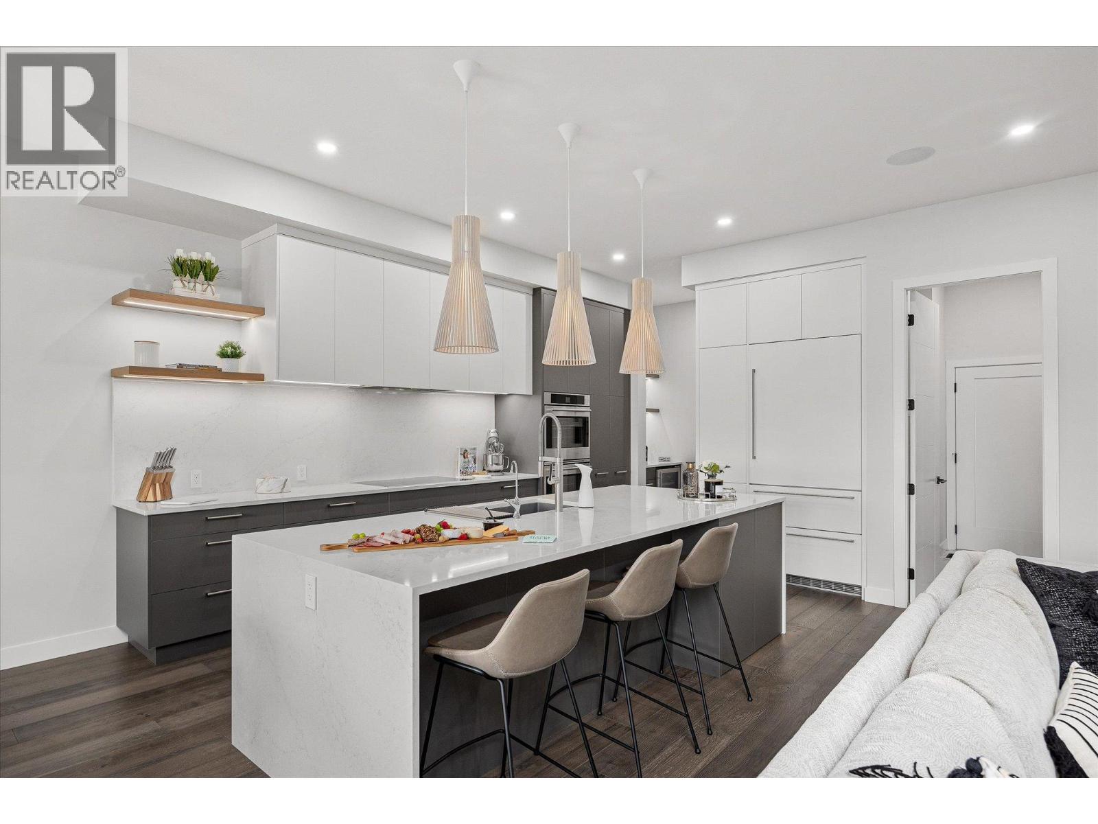 10058 Beacon Hill Drive, Lake Country, British Columbia  V4V 0A9 - Photo 12 - 10377279