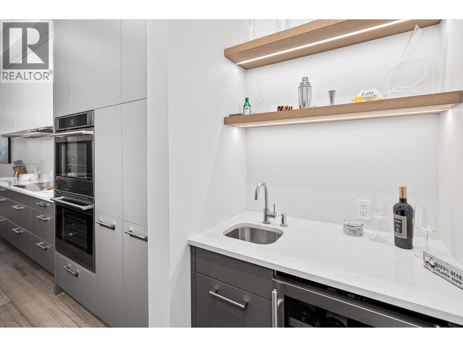 10058 Beacon Hill Drive, Lake Country, British Columbia  V4V 0A9 - Photo 17 - 10377279