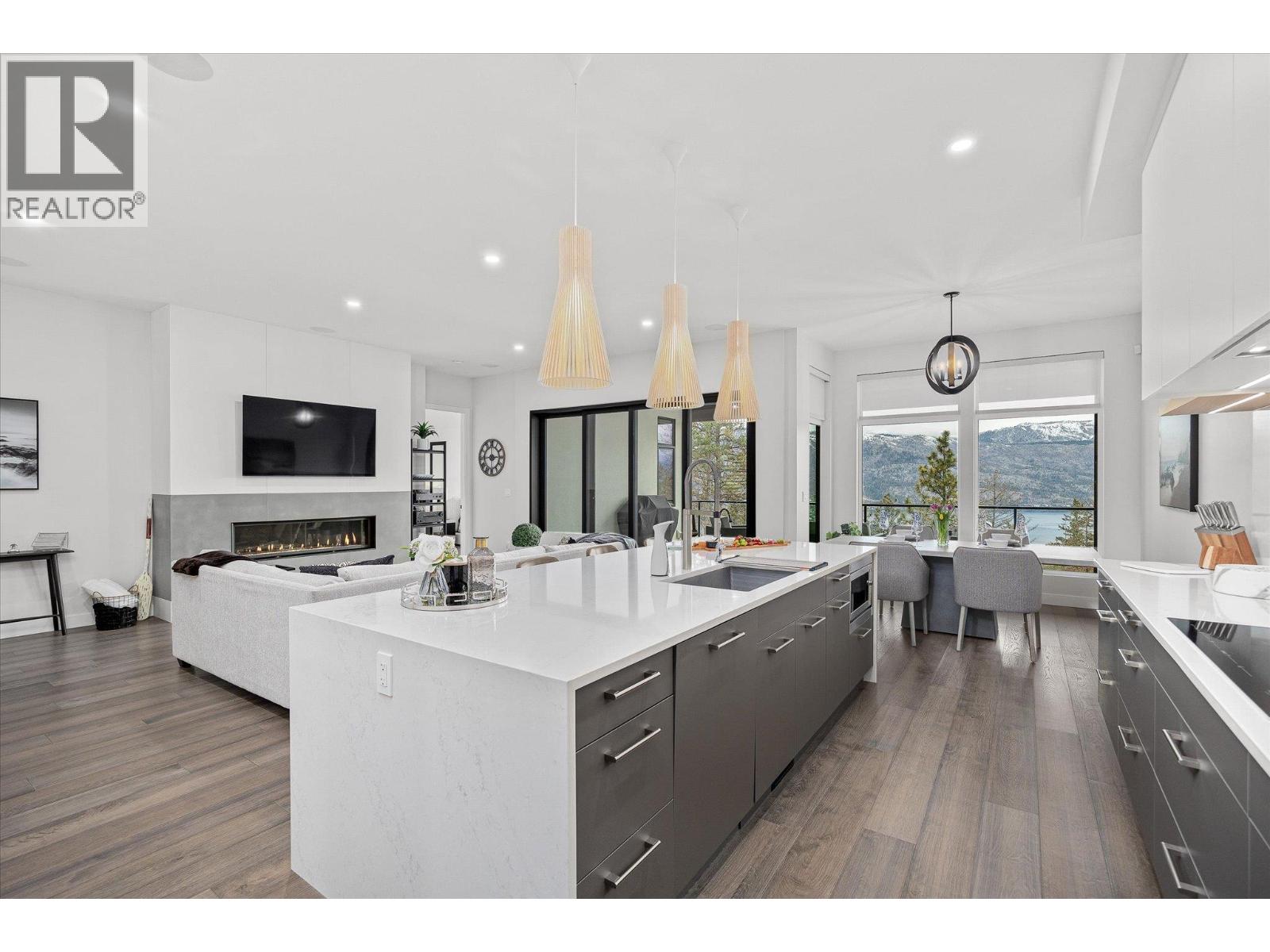 10058 Beacon Hill Drive, Lake Country, British Columbia  V4V 0A9 - Photo 18 - 10377279