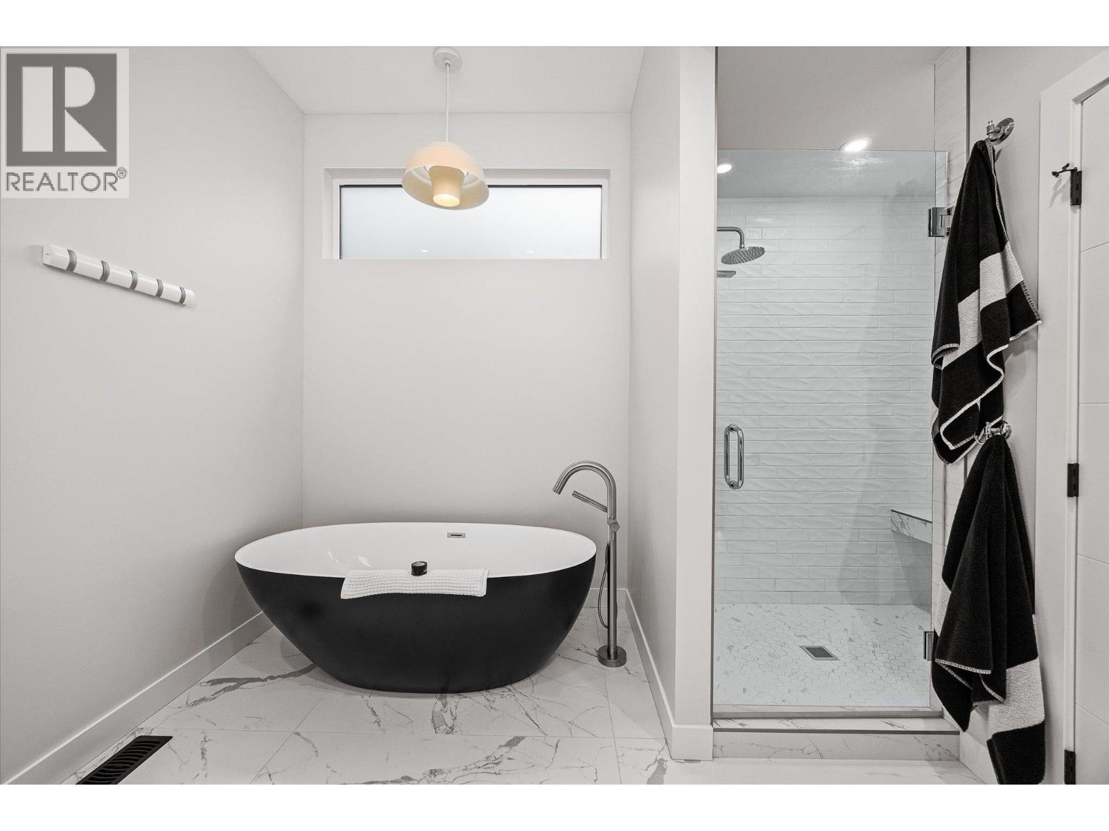 10058 Beacon Hill Drive, Lake Country, British Columbia  V4V 0A9 - Photo 30 - 10377279